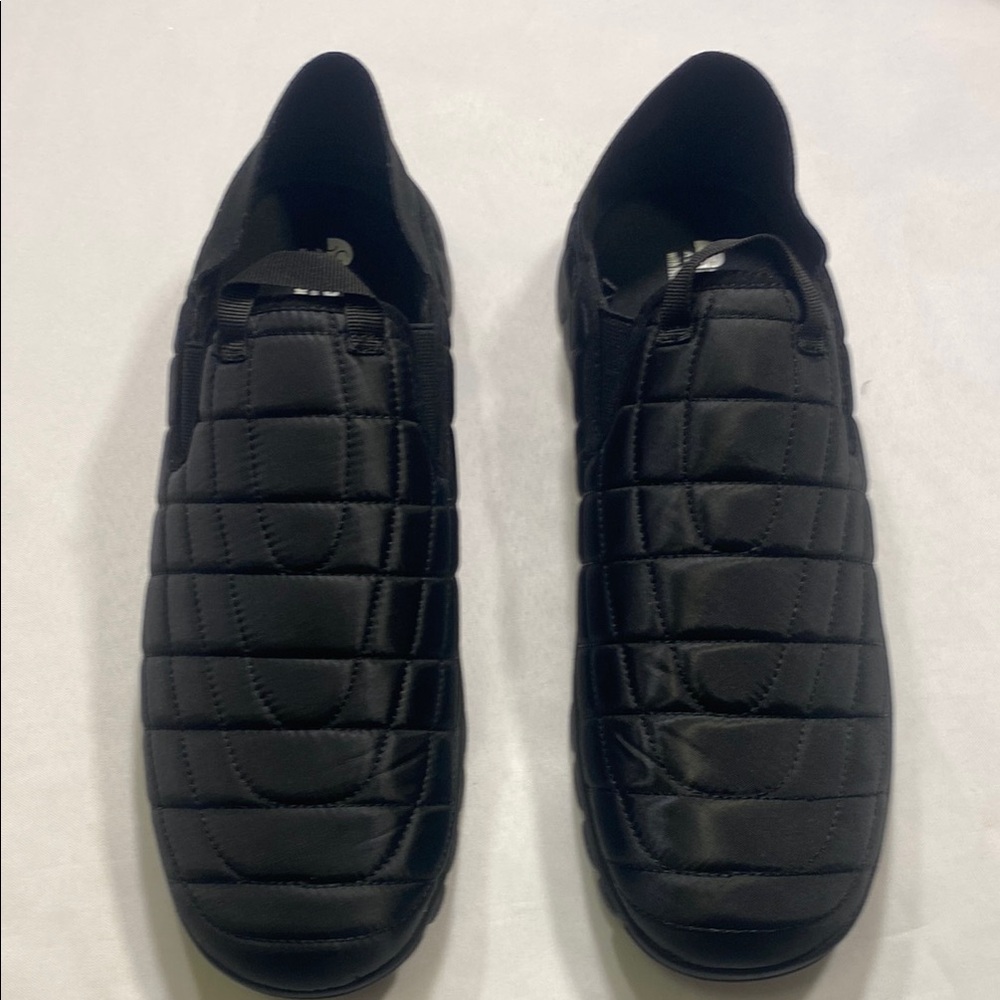 Men’s Slip On shoes by Deer Stags size 10.5M NWT